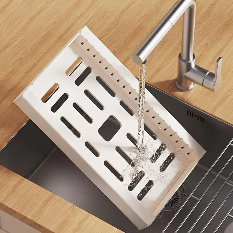 size detail showing adjustable organizer width