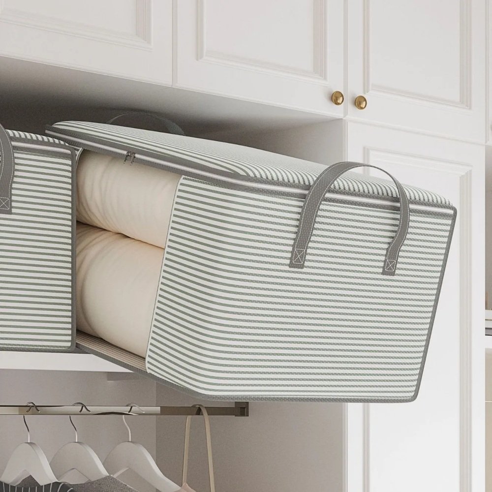 Handled storage bag detail